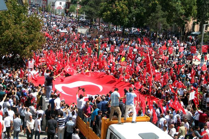 Türkiye, Edirne'den Van'a 'tek yürek' oldu - Resim : 1