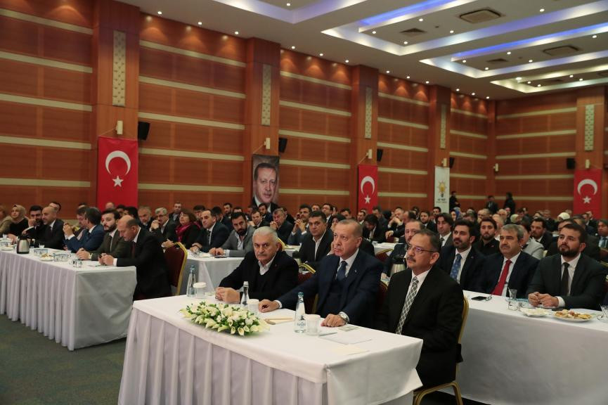 Cumhurbaşkanı Erdoğan'dan İBB meclis üyeleri ve ilçe belediye başkanlarıyla toplantı - Resim : 2
