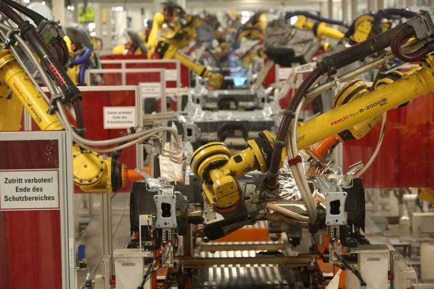 Bu ülkelerde üretim robotların elinde - Resim : 20