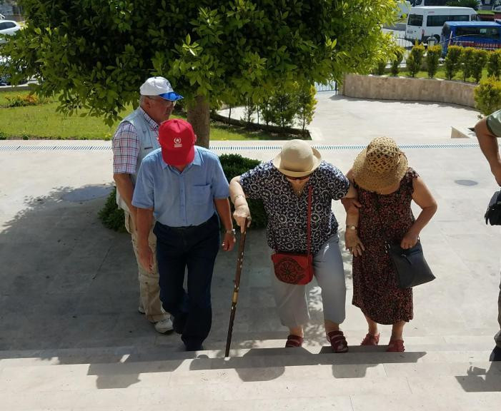 İlk imza gününde Perinçek seferberliği - Resim : 22