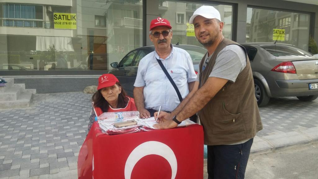 İlk imza gününde Perinçek seferberliği - Resim : 6