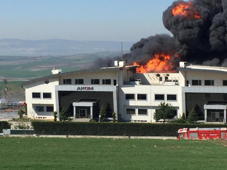 İstanbul'da kimyasal fabrikasında yangın - Resim : 3