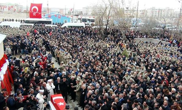 Afrin şehitleri son yolculuğuna uğurlanıyor - Resim : 4