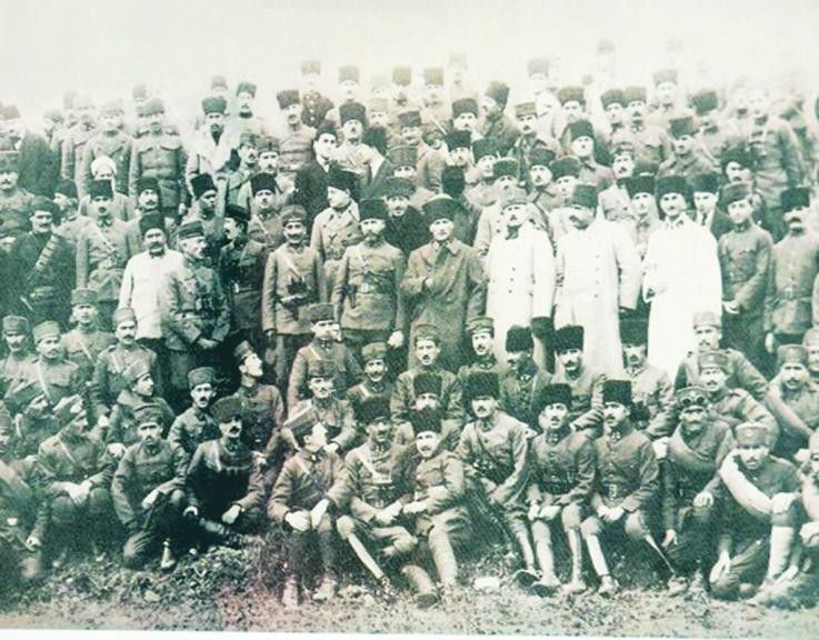 Atatürk 'önce bizim mahalle' demiyor - Resim : 2