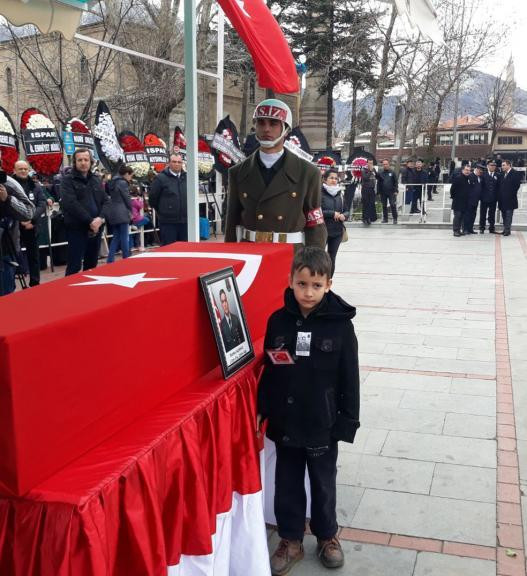 Afrin şehitleri son yolculuğuna uğurlanıyor - Resim : 2