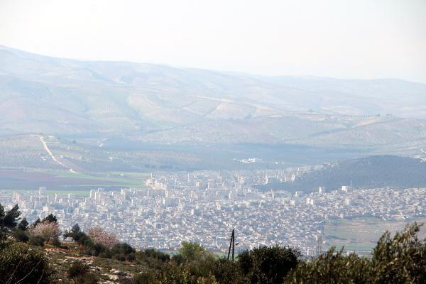 Sadece birkaç kilometre ötede: Mehmetçik Afrin'i böyle izliyor - Resim : 3