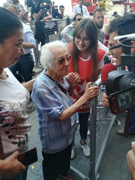 İlk imza gününde Perinçek seferberliği - Resim : 19