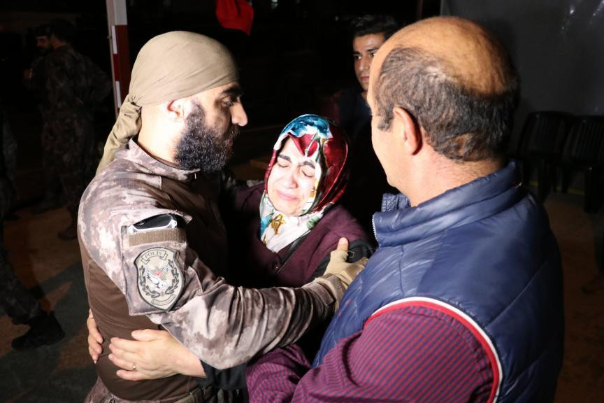 Afrin'den dönen PÖH'ler ailelerine kavuştu - Resim : 1