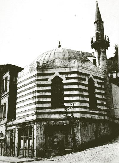Erdoğan daha yakın tarihi bilmiyor: O camileri Menderes yıktı - Resim : 2
