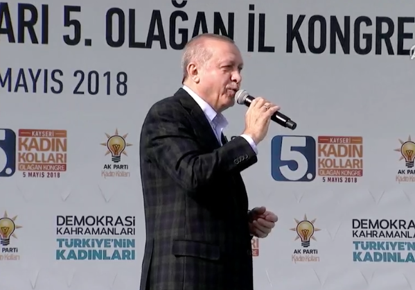 Erdoğan konuşurken Kayseri'de alanı terkettiler - Resim : 2