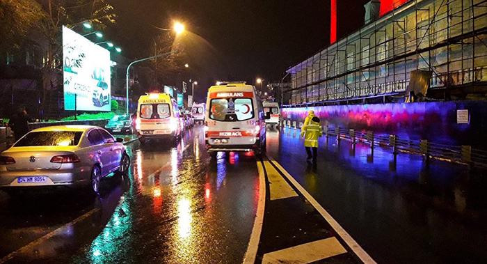 Gece kulübü Reina'da terör saldırısı: 1'i polis 39 kişi hayatını kaybetti - Resim : 1