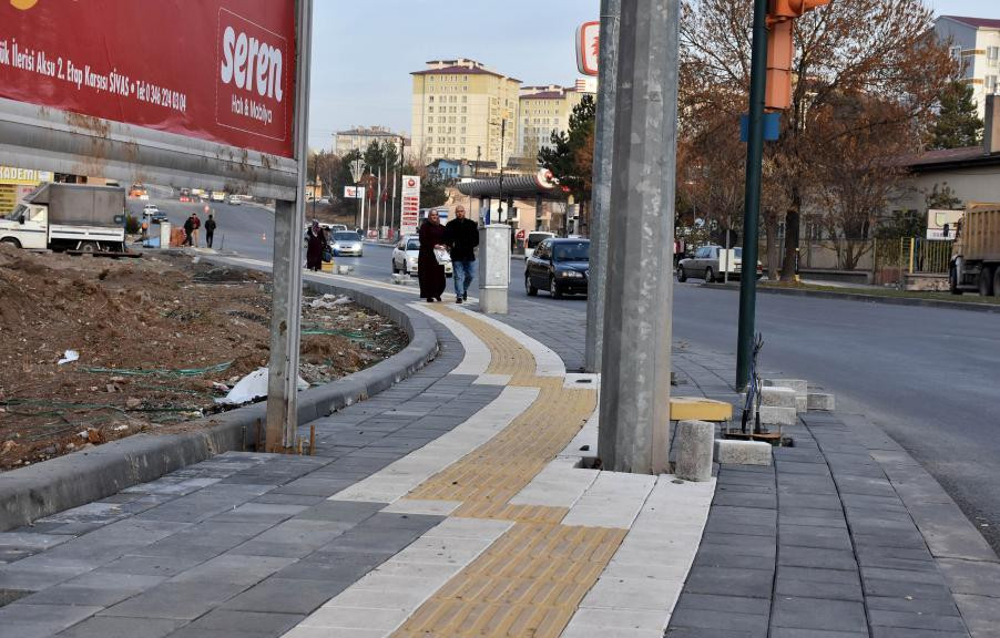 Görme engelliye bulmaca gibi kaldırım! - Resim : 1