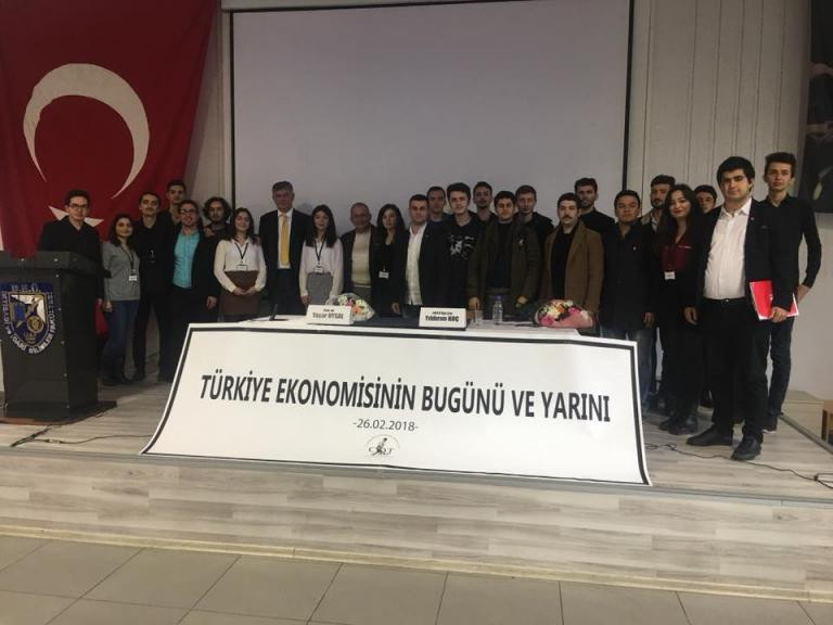 Dokuz Eylül Üniversitesi'nde ekonomi tartışıldı - Resim : 4