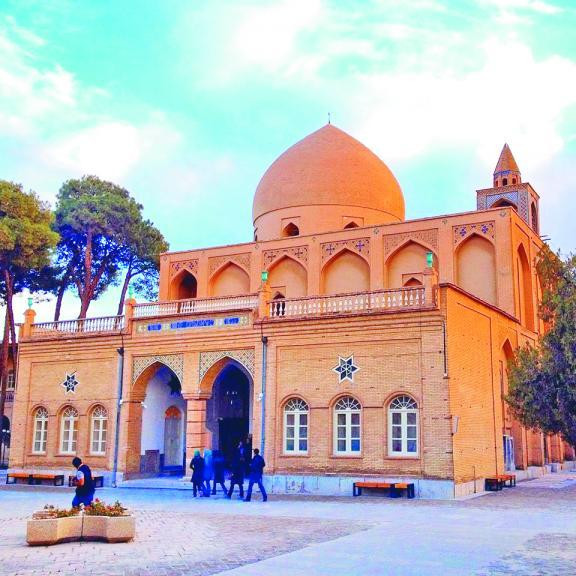 İran'daki Ermeni Kilisesi'ndeki sözde soykırım anıtı kaldırılmalıdır - Resim : 1
