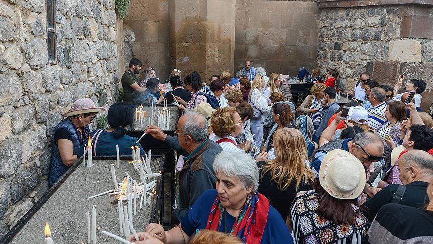 Akdamar Surp Haç Kilisesi'nde 3 yıl aradan sonra ilk ayin - Resim : 1