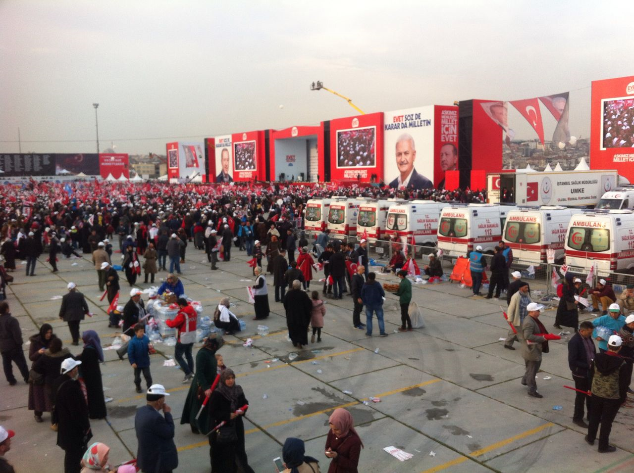 İstanbul'da AKP'ye Yenikapı şoku - Resim : 1