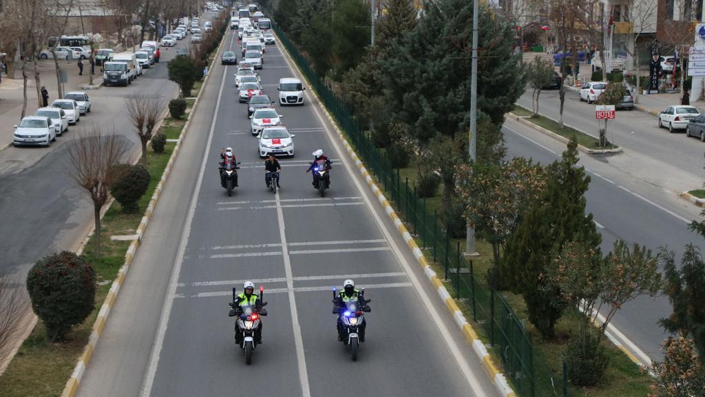 Komutan vatandaşla birlikte ağladı: Mehmetçiği duygulandıran eylem - Resim : 1