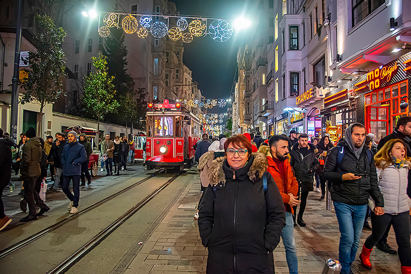 2020 yılı Taksim’in ışıl ışıl olduğu günlerden bir gün... - Resim: 2