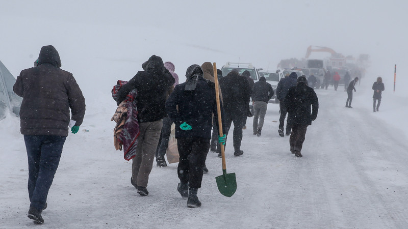 Van'da çığ faciası: 41 kişi hayatını kaybetti - Resim: 1