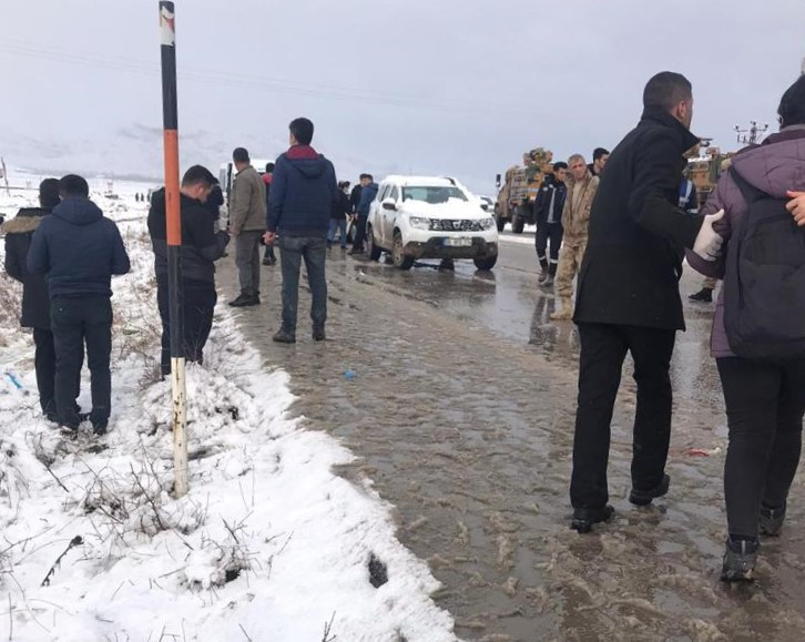 Ağrı'da gümrük aracına roketli saldırı: Çatışmalar sürüyor - Resim: 1