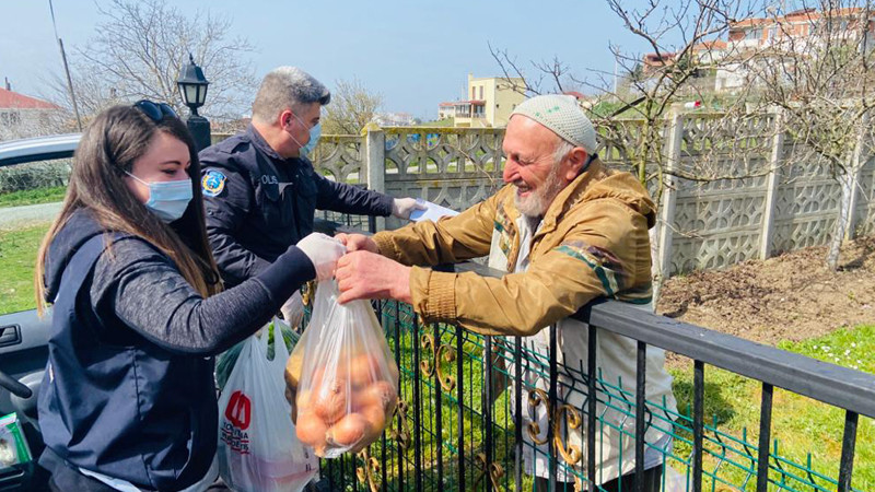 Batı'da yalnızlık Türkiye'de dayanışma - Resim: 1