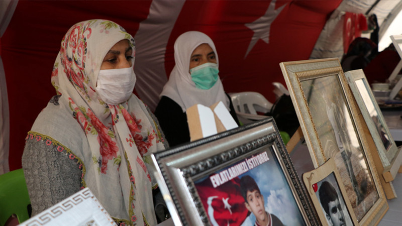 Diyarbakır annelerinden Arslan: Kızım gelene kadar buradan kalkmayacağım - Resim: 1