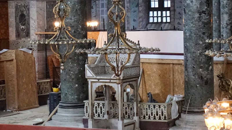 Ayasofya Camisi'nde Serafim Meleği figürü, vaiz kürsüsü ve mahfil yeniden gün yüzüne çıktı - Resim: 1