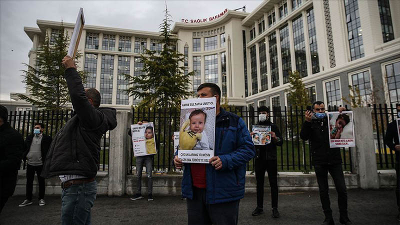 SMA hastası yakınlarından Sağlık Bakanlığı önünde eylem - Resim: 1