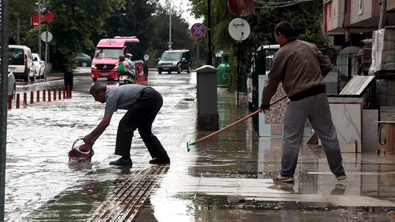 İstanbul'da sağanak etkili oldu - Resim: 5