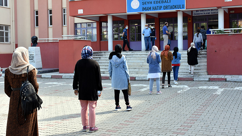 Sınav günü istenmeyen manzara - Resim: 3