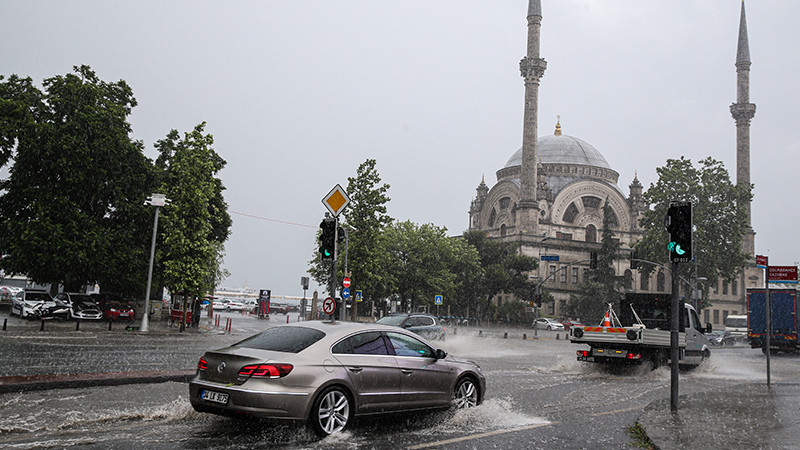 İstanbul'da yağış başladı - Resim: 1