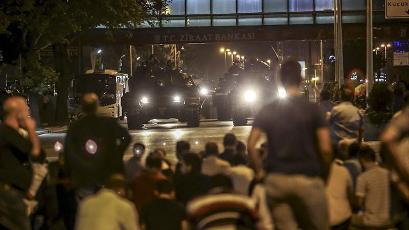 FETÖ'nün kanlı darbe girişiminin üzerinden 4 yıl geçti: 15 Temmuz'da ne oldu? - Resim: 2