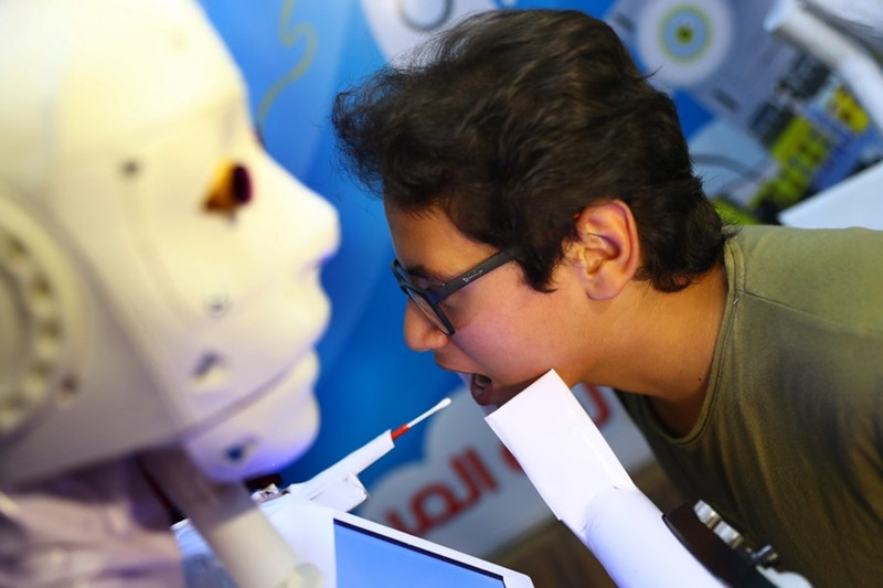 Egyptian engineer invents robot for COVID-19 diagnosis, medical care - Resim: 1