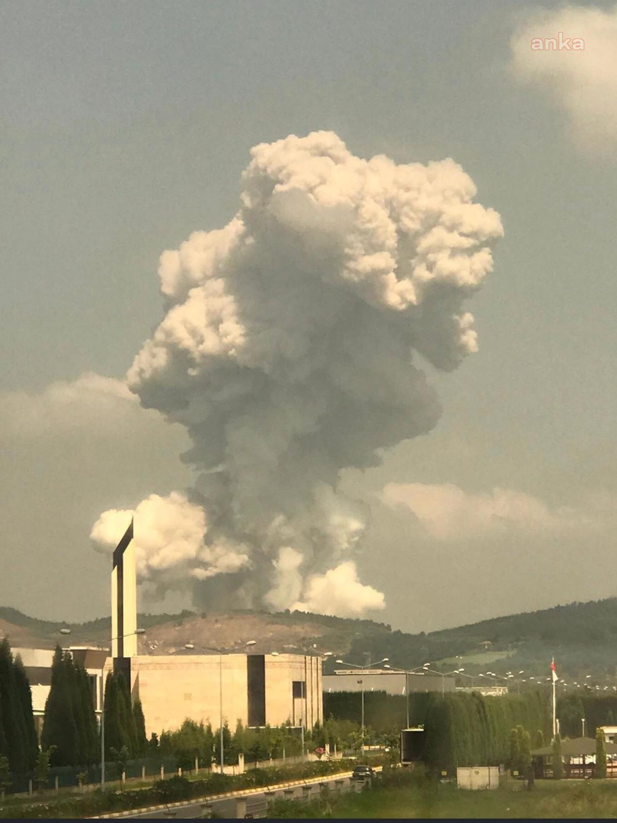 Sakarya'da havai fişek fabrikasında patlama: 4 kişi yaşamını yitirdi, 97 kişi yaralandı - Resim: 3