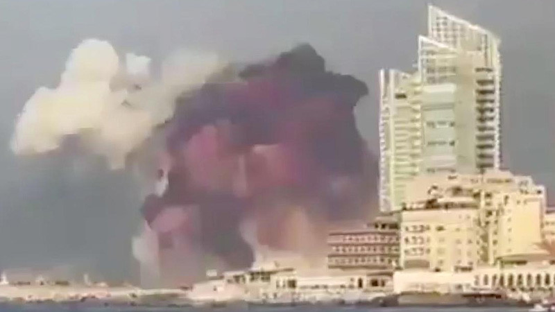 Lübnan Beyrut Limanı'ndaki 'tarihi' patlamanın şokunu yaşıyor - Resim: 2
