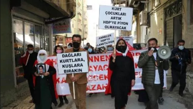 Hakkari'de terör mağduru aileler HDP'yi lanetledi - Resim: 1