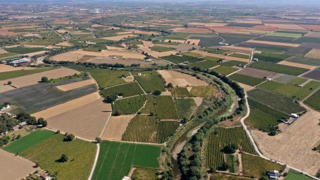 Kuraklık Gediz Nehri'ni de vurdu - Resim: 1