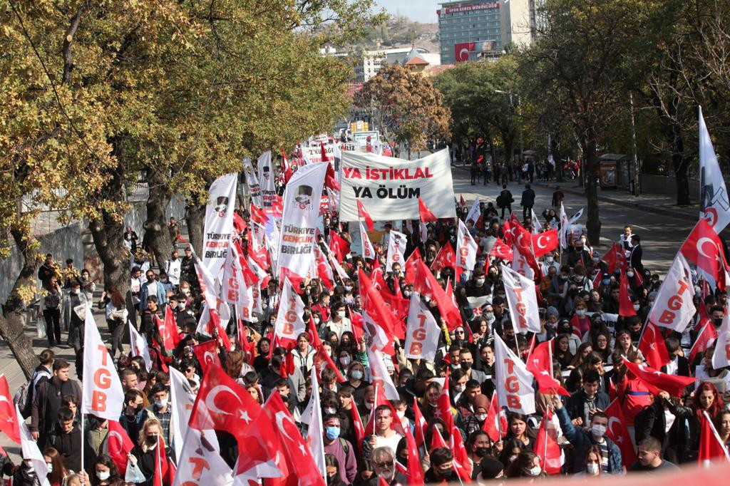 Türk Gençliği emperyalizme meydan okudu - Resim: 3