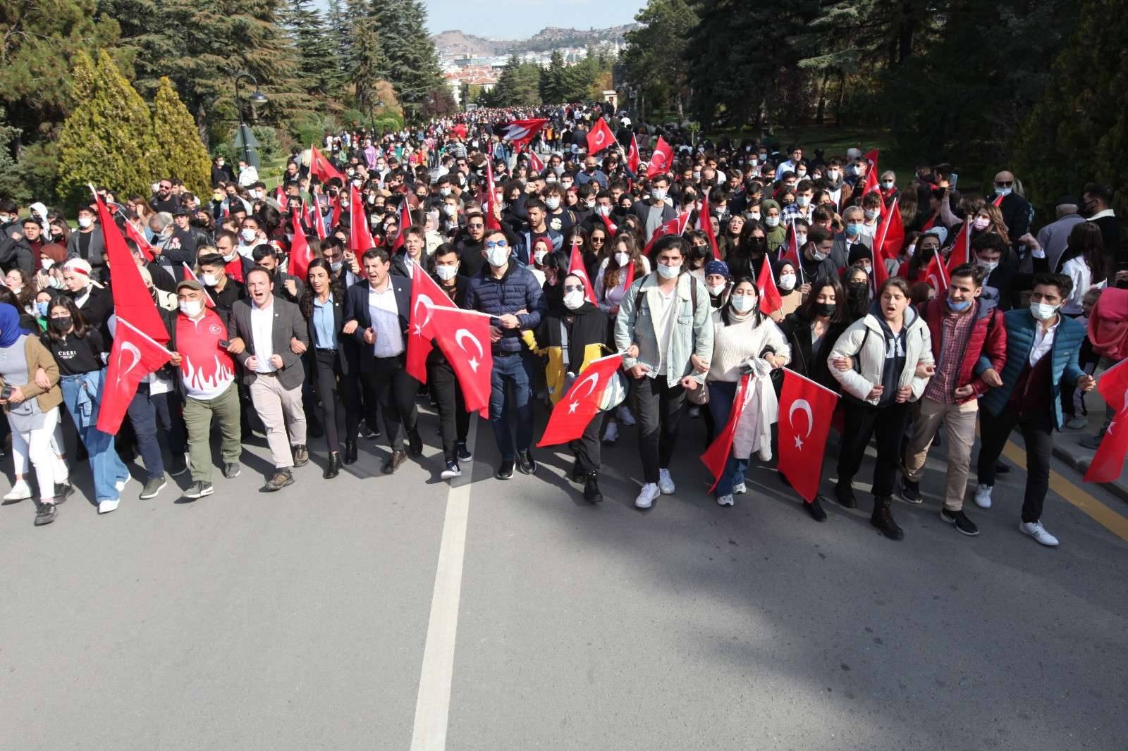 Türk Gençliği emperyalizme meydan okudu - Resim: 13