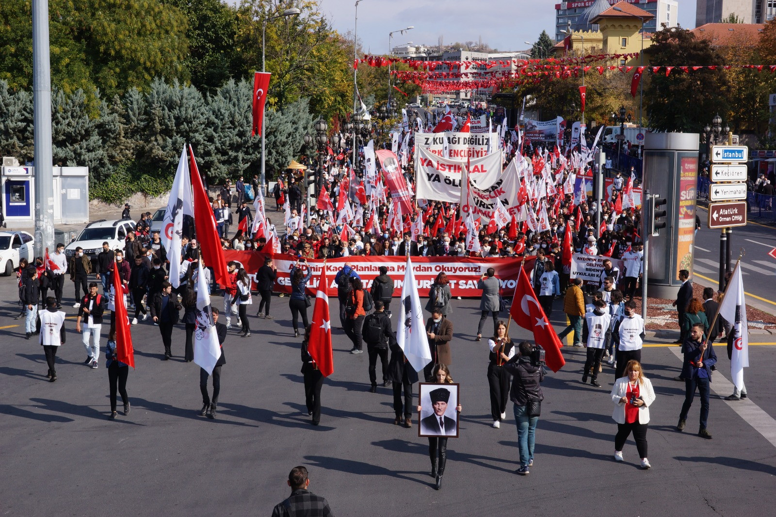 Türk Gençliği emperyalizme meydan okudu - Resim: 4