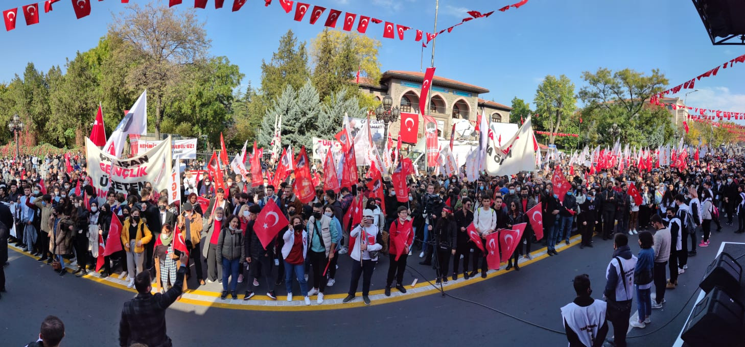 Türk Gençliği emperyalizme meydan okudu - Resim: 12