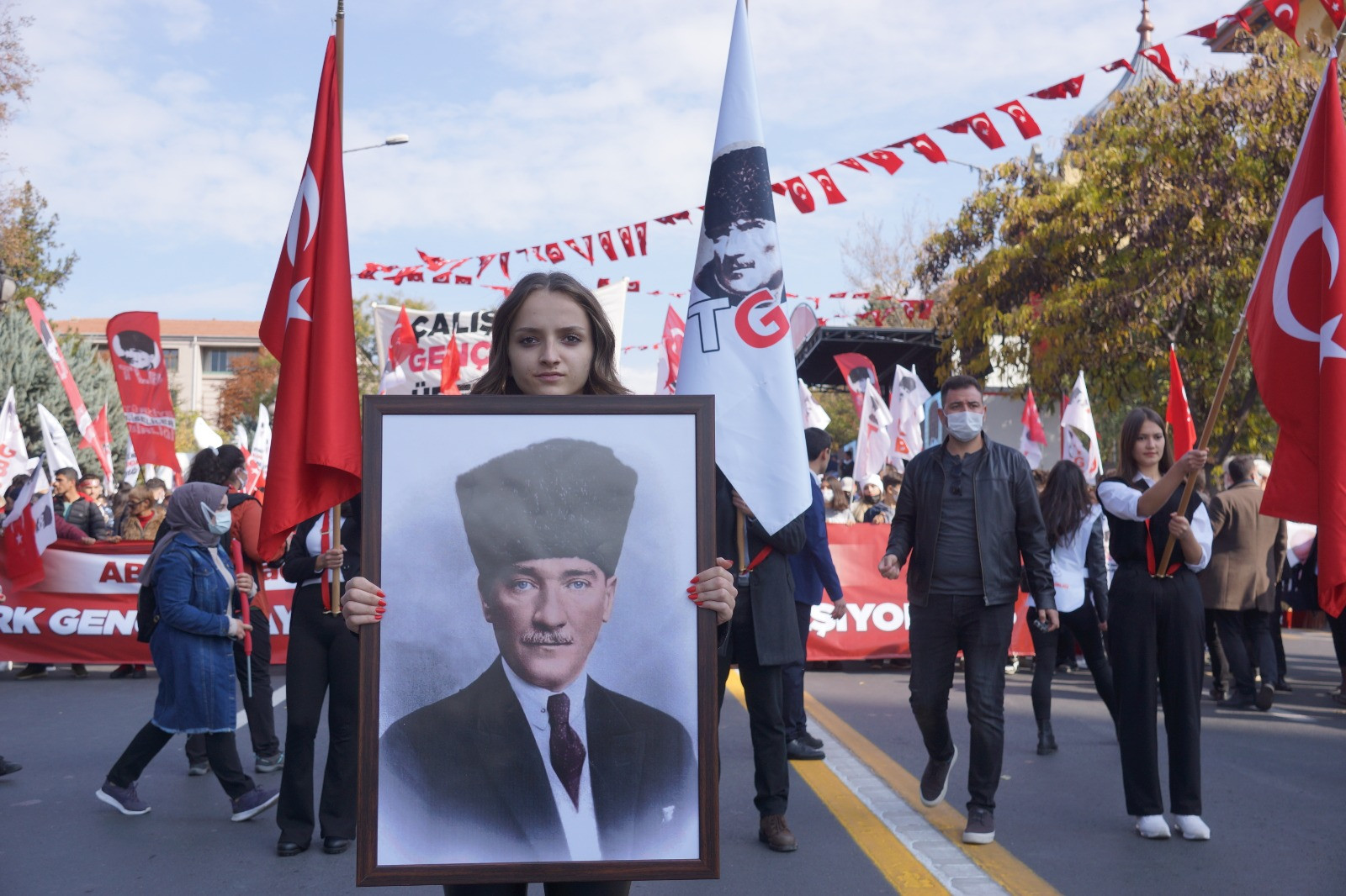 Türk Gençliği emperyalizme meydan okudu - Resim: 9