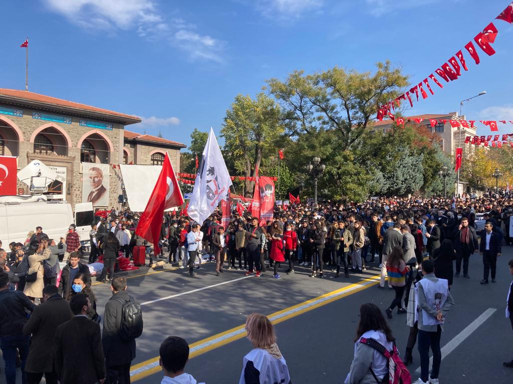 Türk Gençliği emperyalizme meydan okudu - Resim: 11