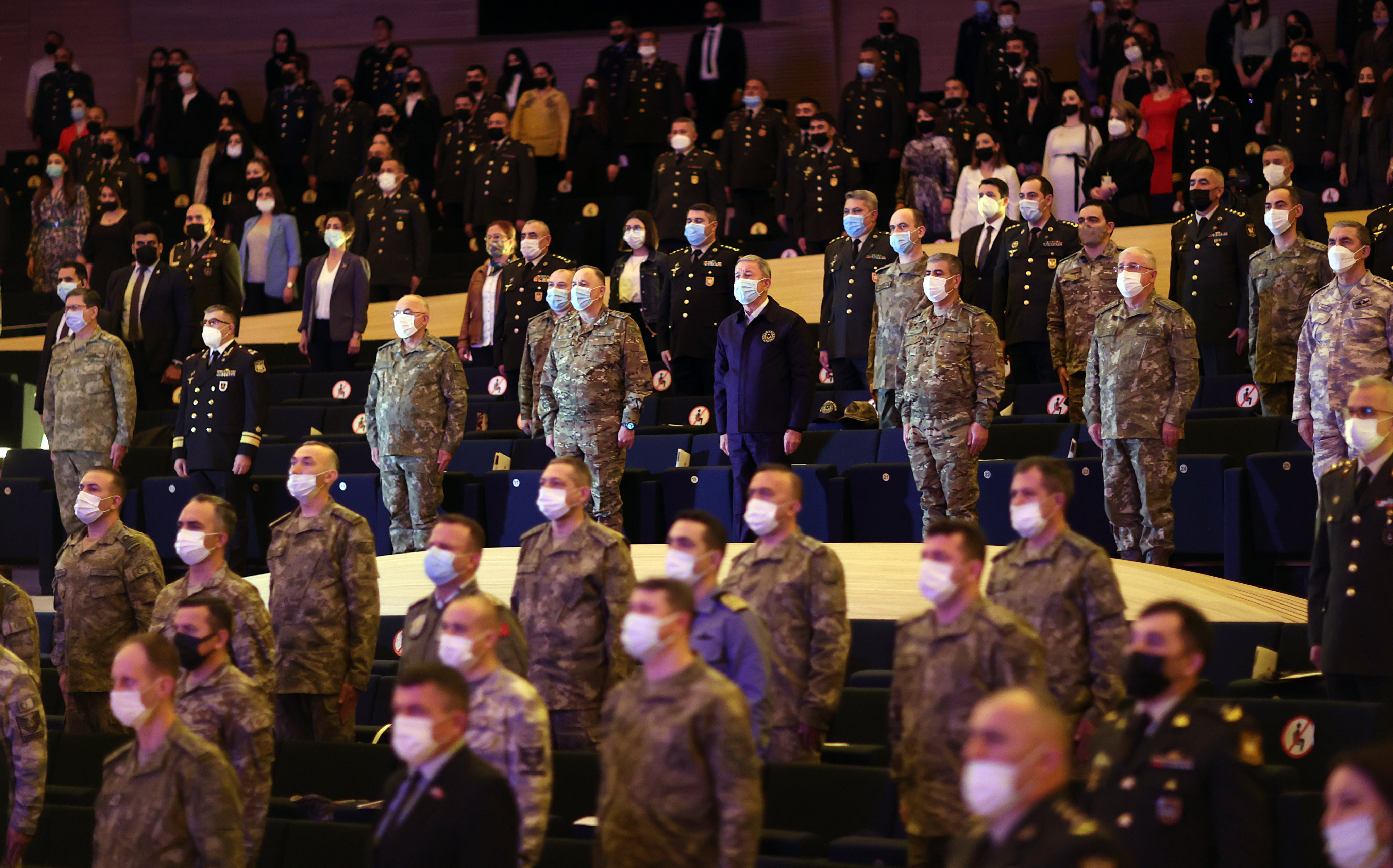 Bakan Akar: Ermenistan, düşmanlığı bırakıp geleceğe bakmalıdır - Resim: 1