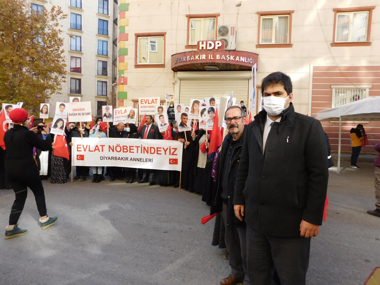 HDP Gençlik Toplantısı Diyarbakır'da protesto edildi: ‘HDP derhal kapatılmalıdır’ - Resim: 1