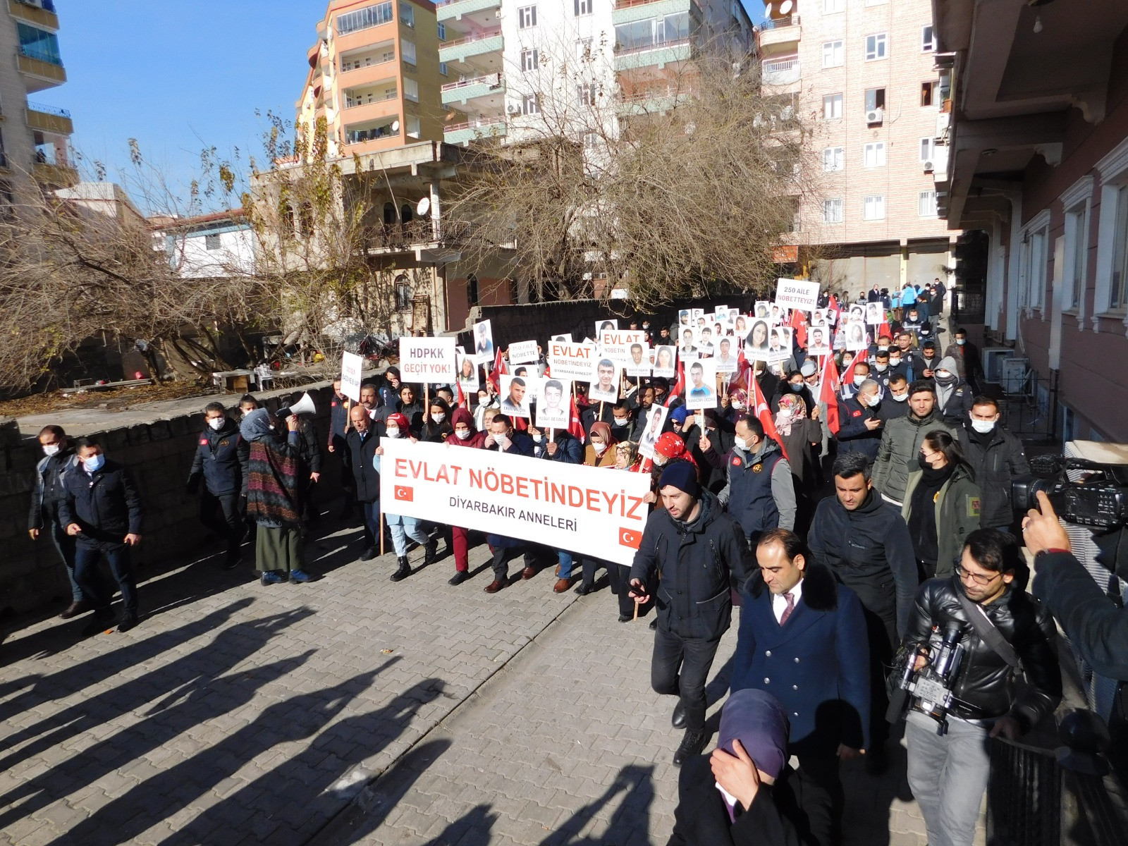 HDP Gençlik Toplantısı Diyarbakır'da protesto edildi: ‘HDP derhal kapatılmalıdır’ - Resim: 2