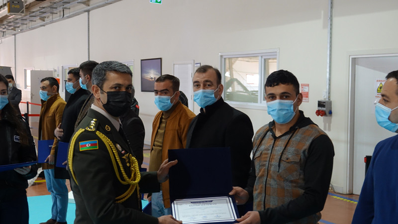Azerbaycanlı SİHA operatörleri mezun oldu - Resim: 1