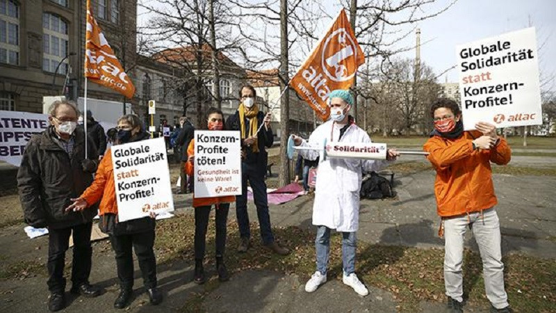 Almanya'da aşı telifi protestosu - Resim: 1