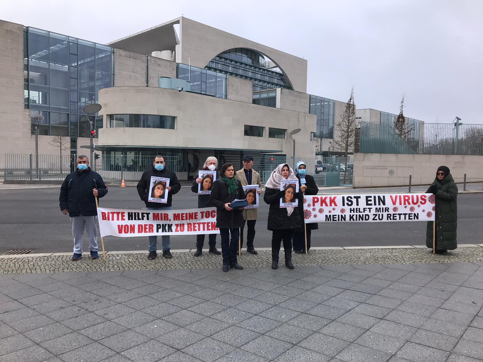 Öncü Kadın Avrupa Temsilciliği’nden Maide anneye plaket - Resim: 1