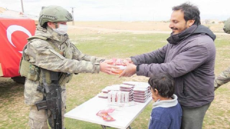 Mehmetçik'ten Barış Pınarı bölgesine yardım eli - Resim: 1